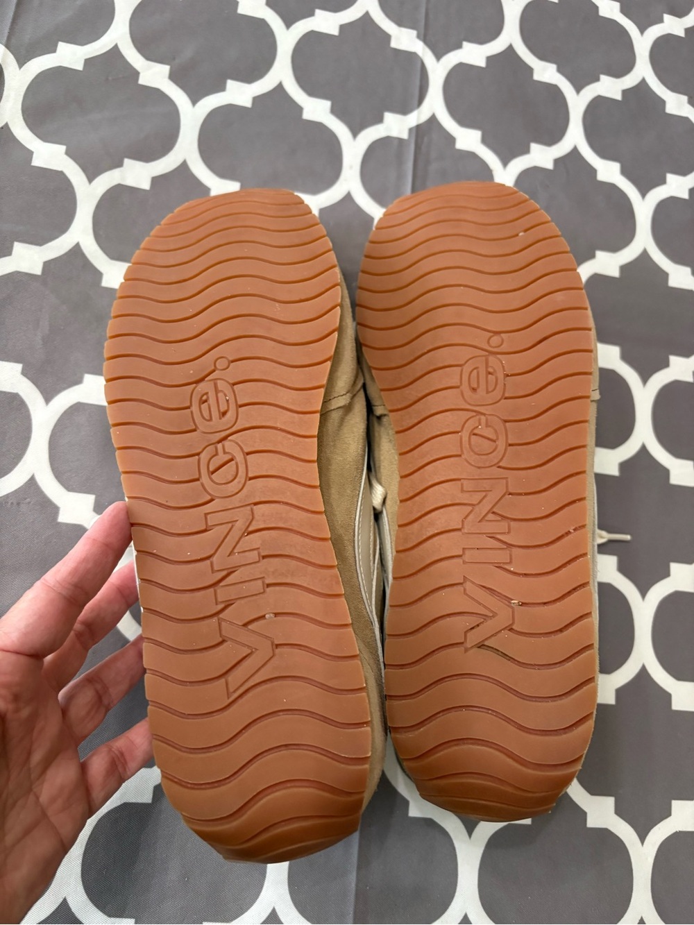 Vince Oasis Runner tan suede sneakers - Picture 9 of 15